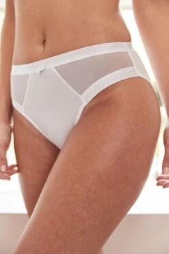 Viva Luxe High Leg Brief - White 17 Viva Luxe High Leg Brief - White -Sultry Curve 233250 20221116104500