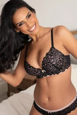 Romance Moulded Plunge Push Up Bra - Black