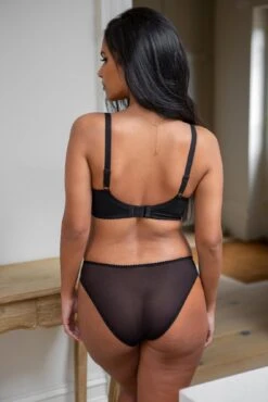 St Tropez Padded Non-Wired T-Shirt Bra - Black 9 St Tropez Padded Non-Wired T-Shirt Bra - Black -Sultry Curve 319014 20230721153900